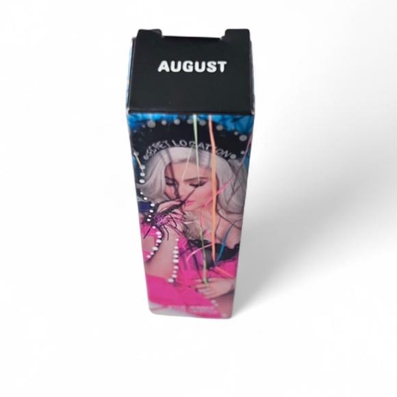 Lip Bundle-1 Kylie Jenner Lipstick, 4 Glosses, 1 Scrub, & 2 Key/Bag Holders - Picture 3 of 7